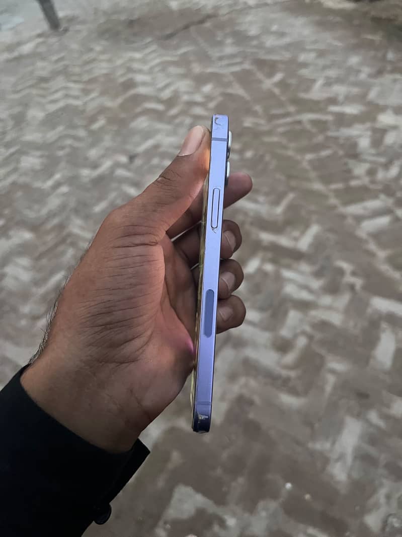 Apple iPhone 12 2