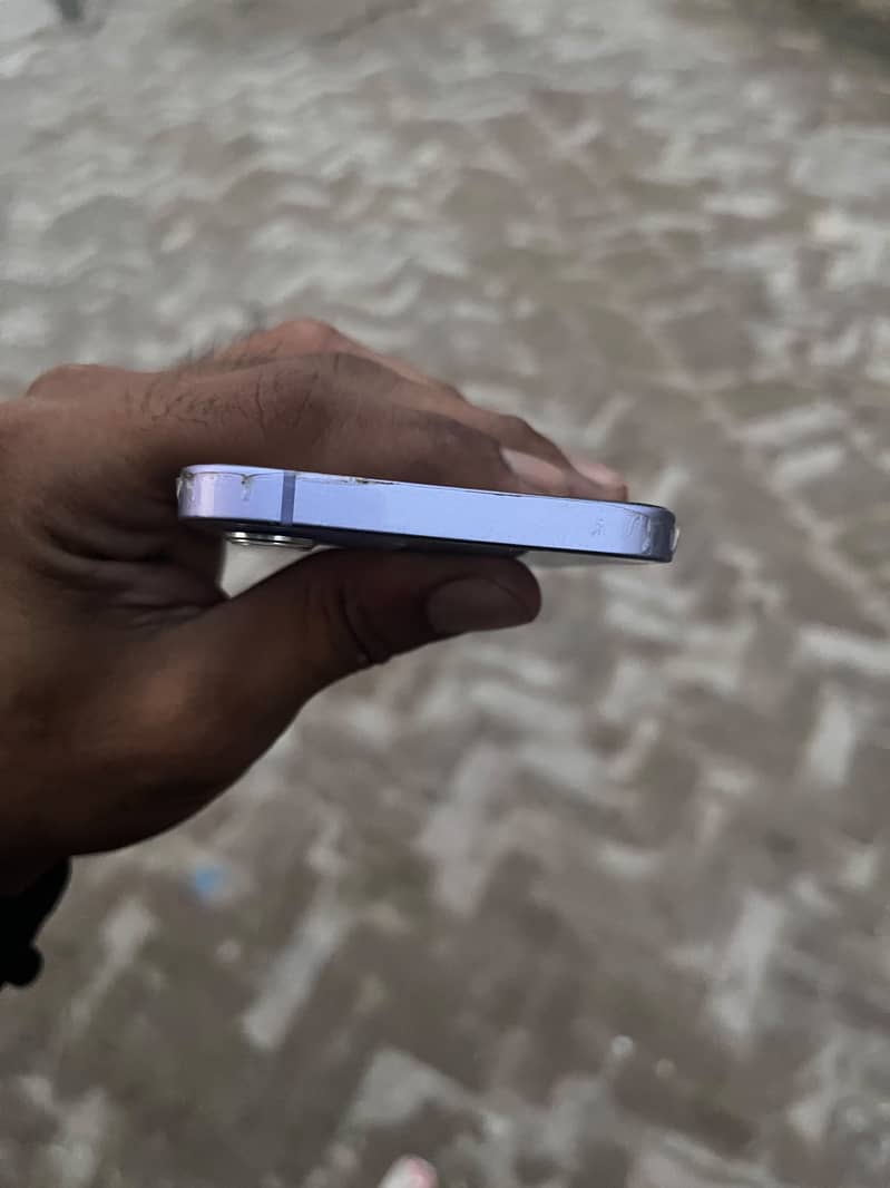 Apple iPhone 12 3