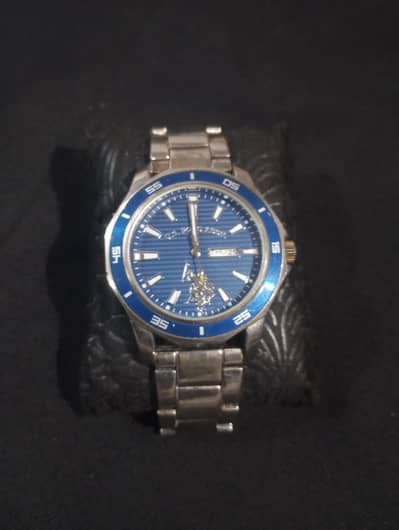 Men's automatic watch.