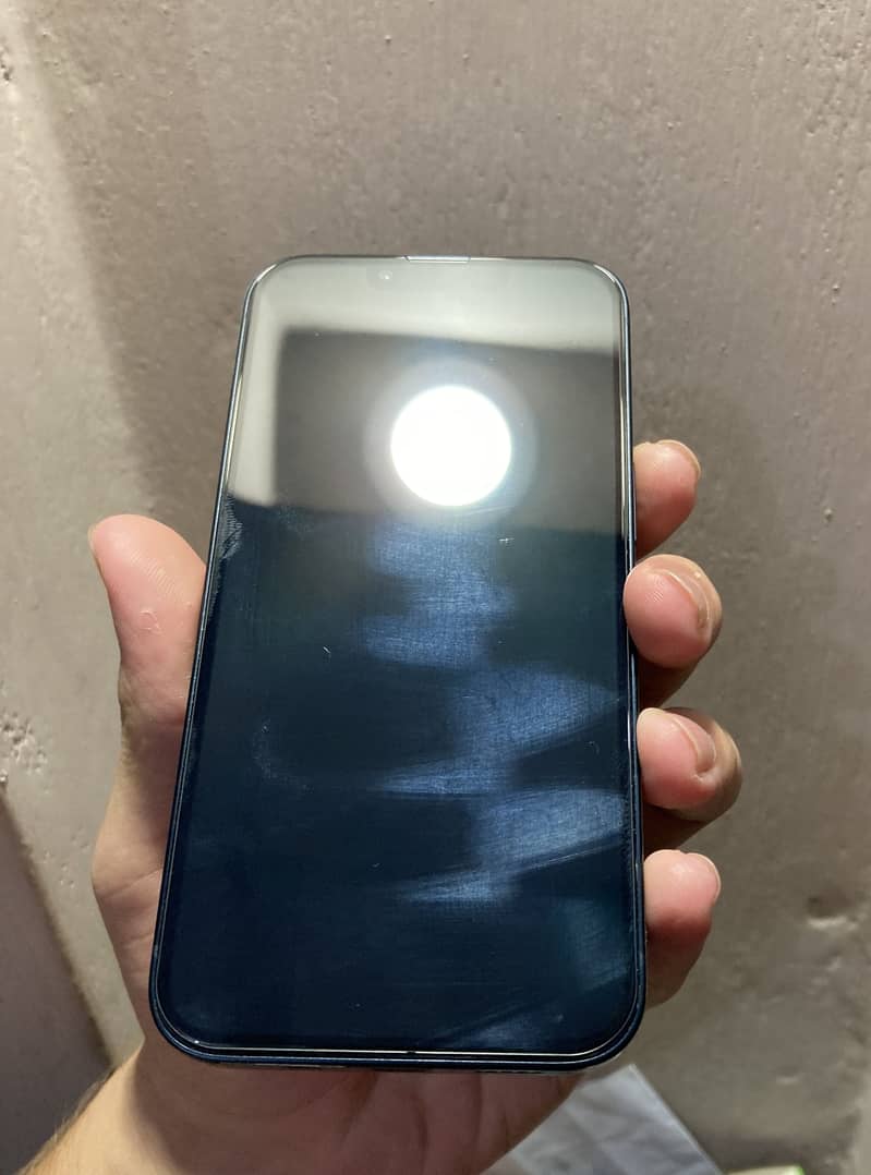 Apple iPhone 13 5