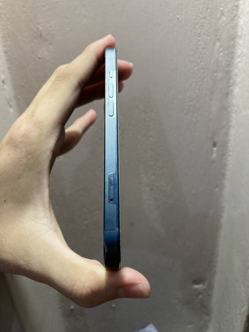 Apple iPhone 13 7