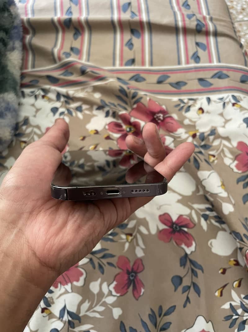 Apple iPhone 14 Pro 4