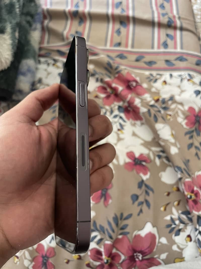 Apple iPhone 14 Pro 9