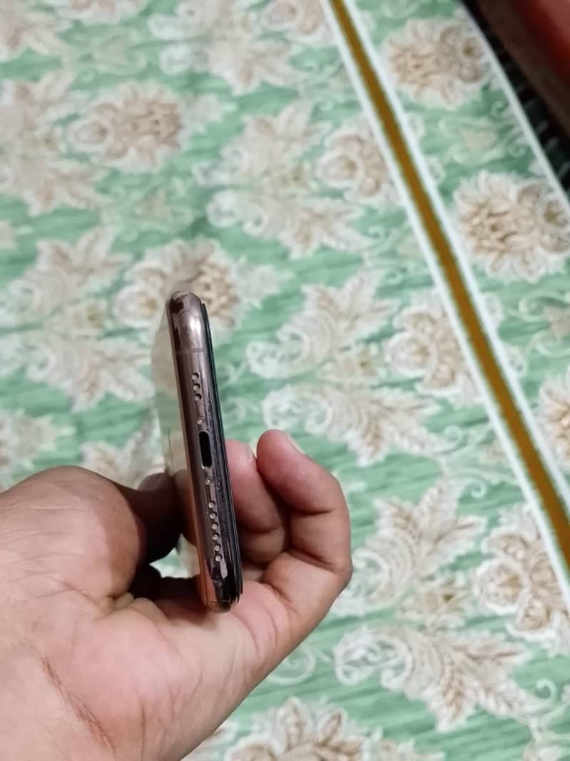 Apple iPhone 11 Pro 2