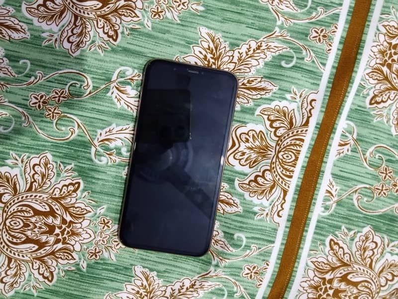 Apple iPhone 11 Pro 4