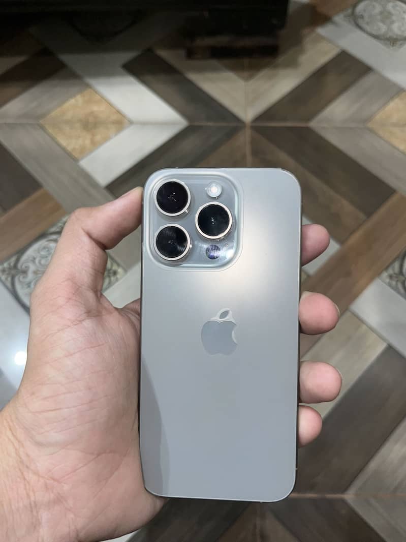 Apple iPhone 15 Pro 2