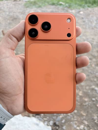 iphone 17 pro 10/10 condition 03135733102