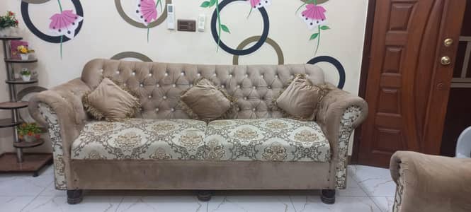 7 Seater New Condition Sofa Set