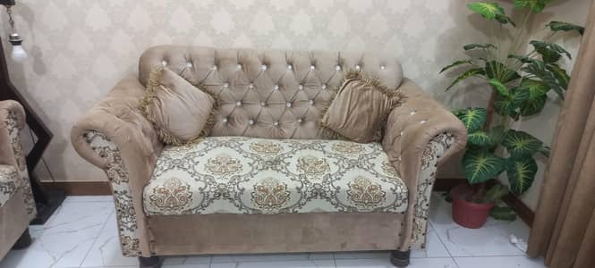 7 Seater New Condition Sofa Set