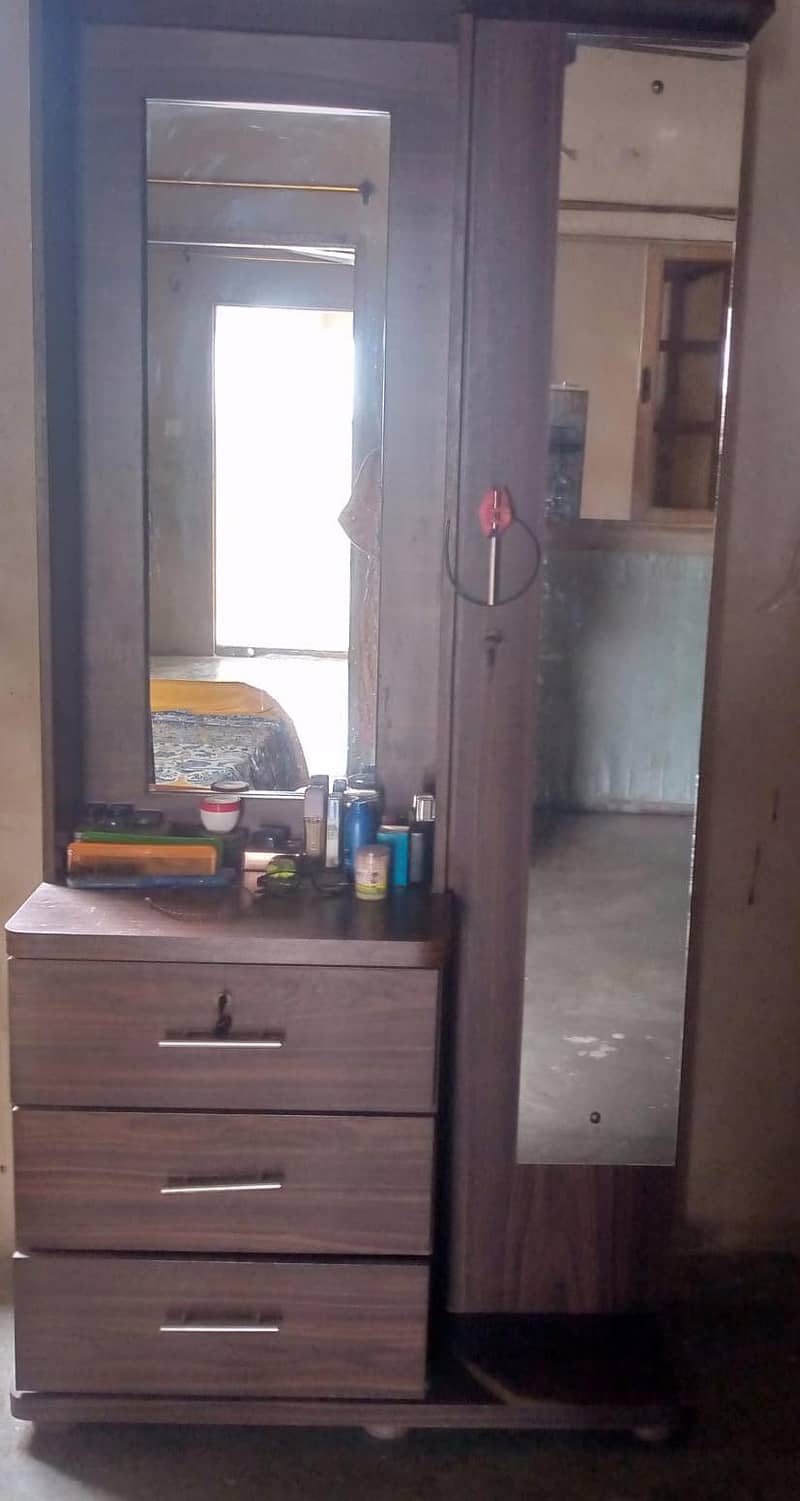 dressing table 0