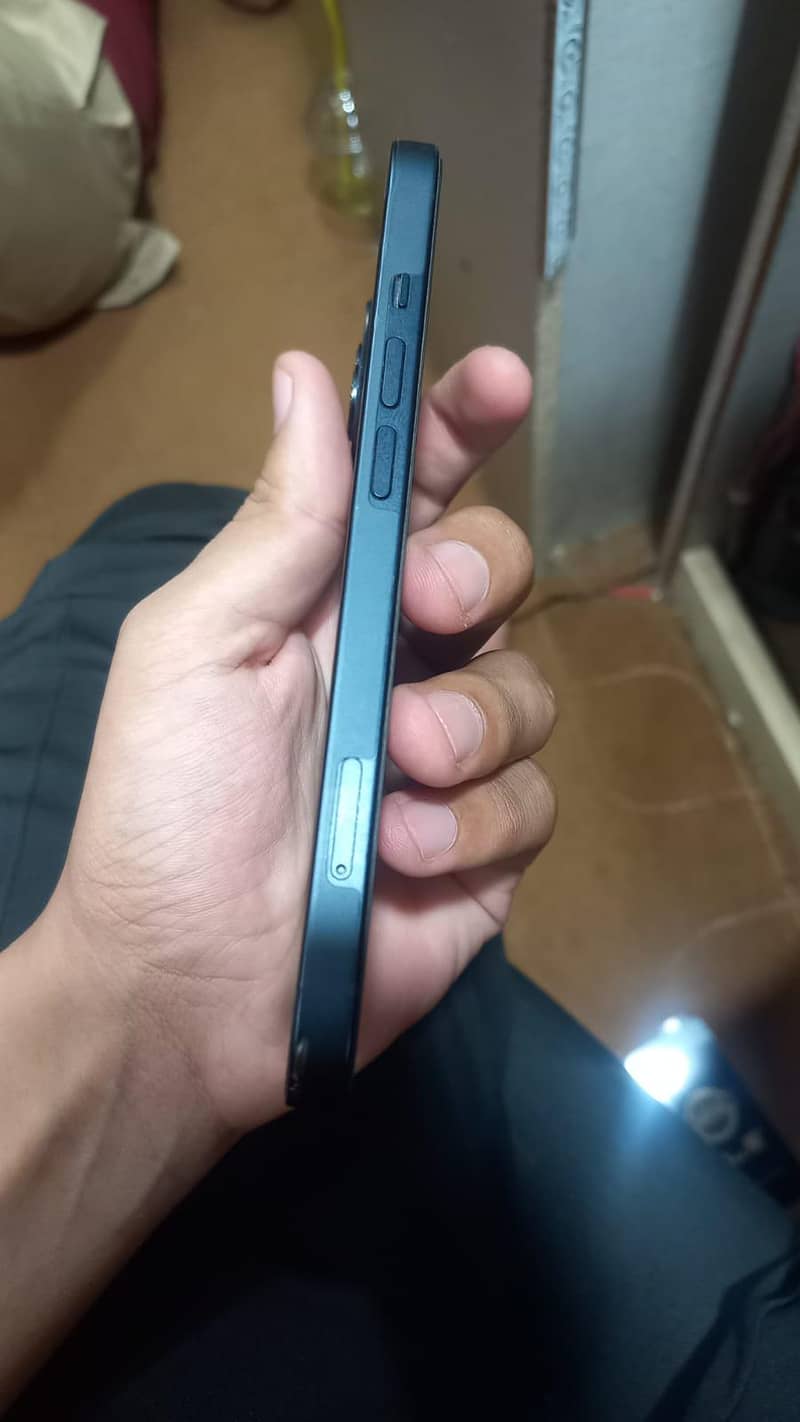 Apple iPhone 13 1