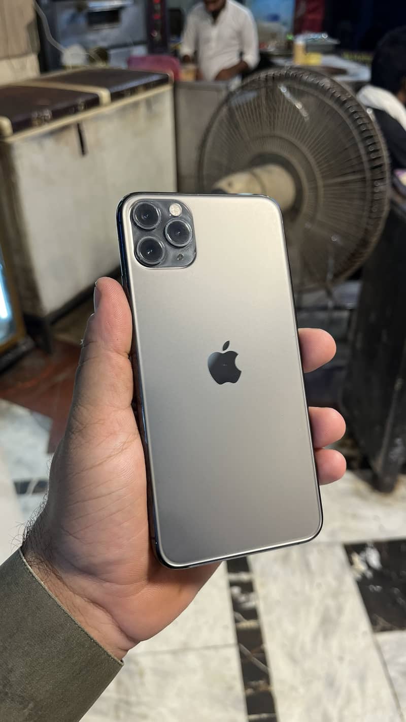 iPhone 11 Pro Max 6