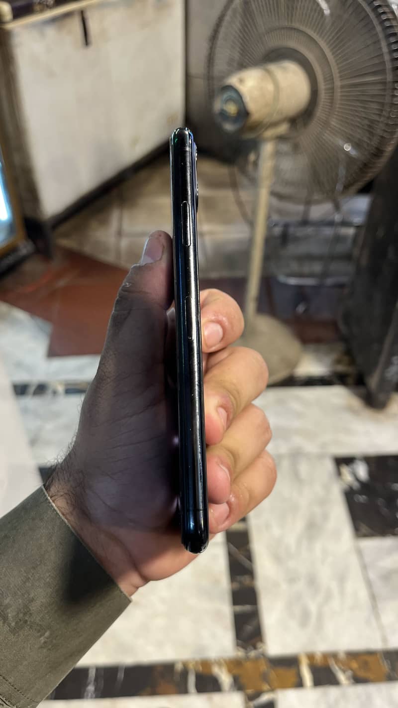 iPhone 11 Pro Max 7