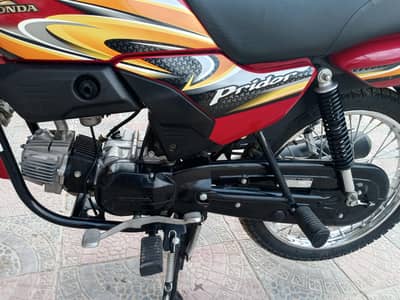 Honda prider (4250km) , Home use bike , One hand used like (new)