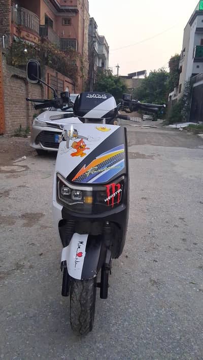 scooter united 1000 w.  16k+ km used
