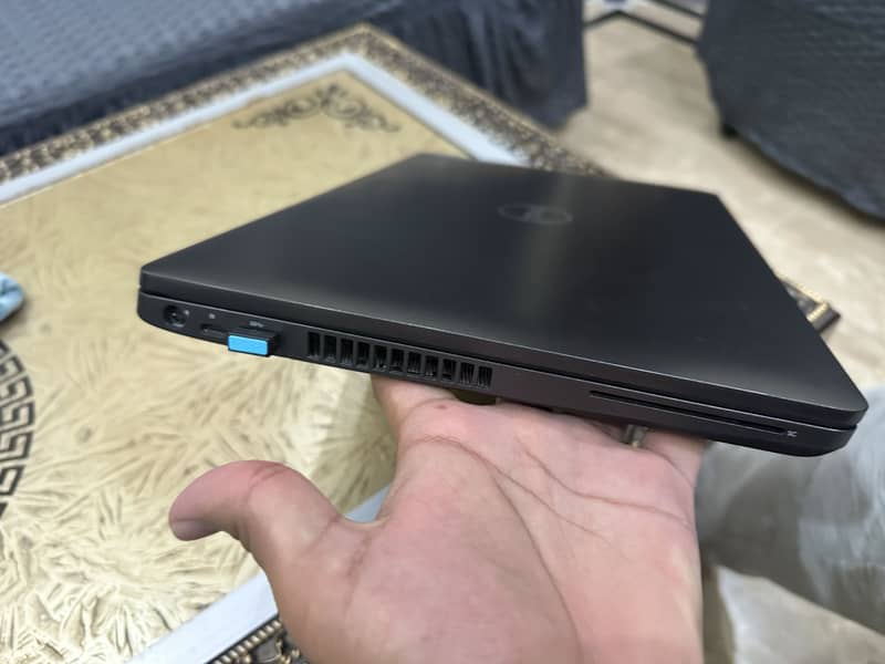 Dell Precision 3540 8