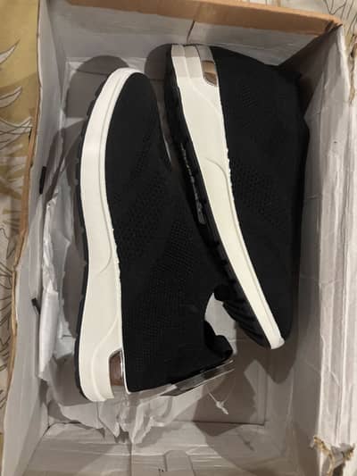 New ndure shoes