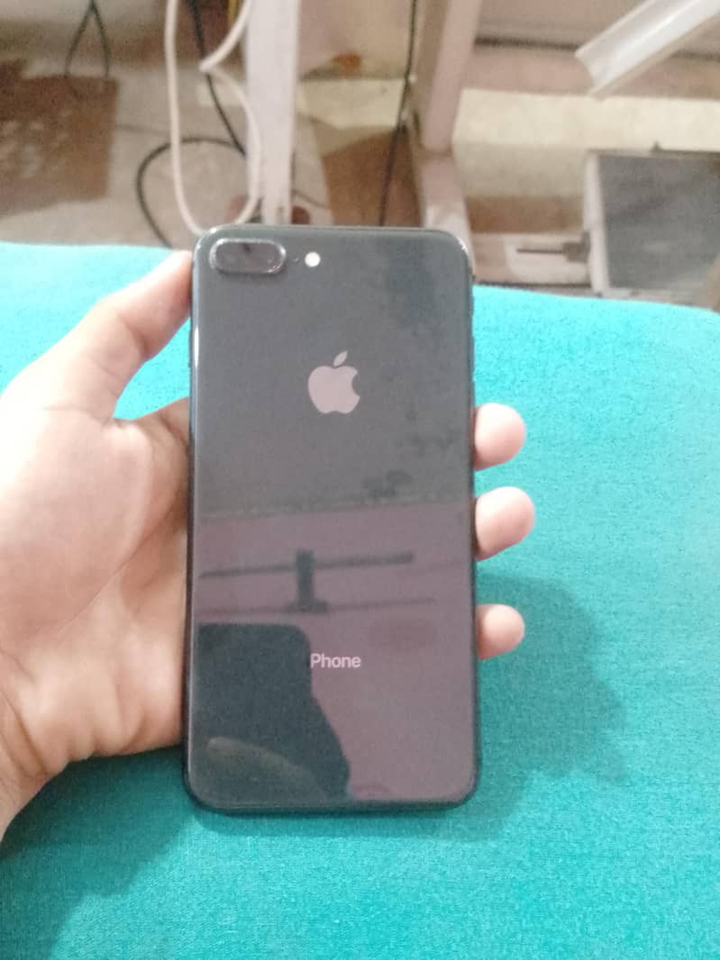 Apple iPhone 8 Plus 0