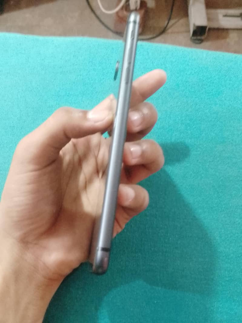 Apple iPhone 8 Plus 3