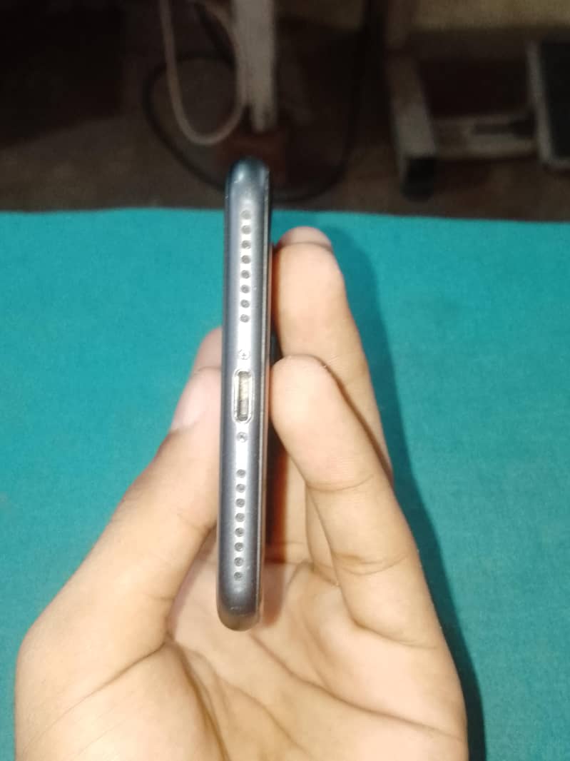 Apple iPhone 8 Plus 5