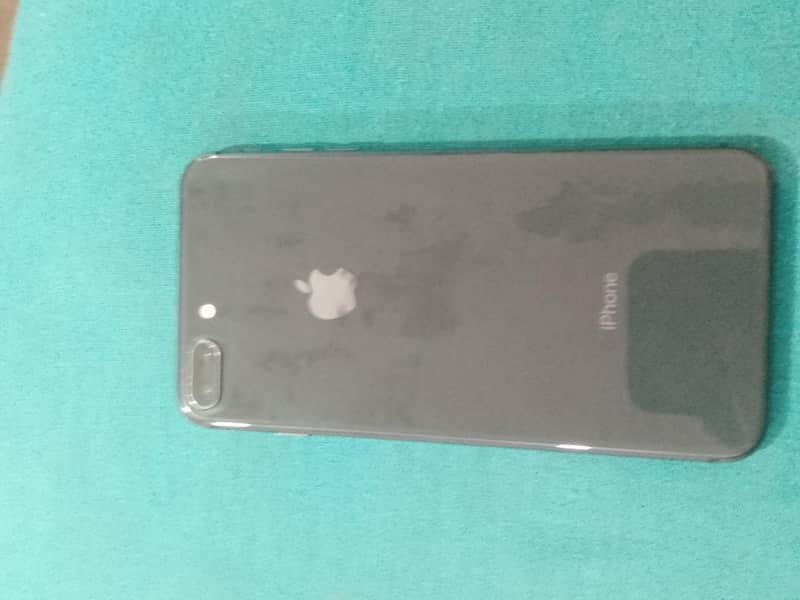 Apple iPhone 8 Plus 6