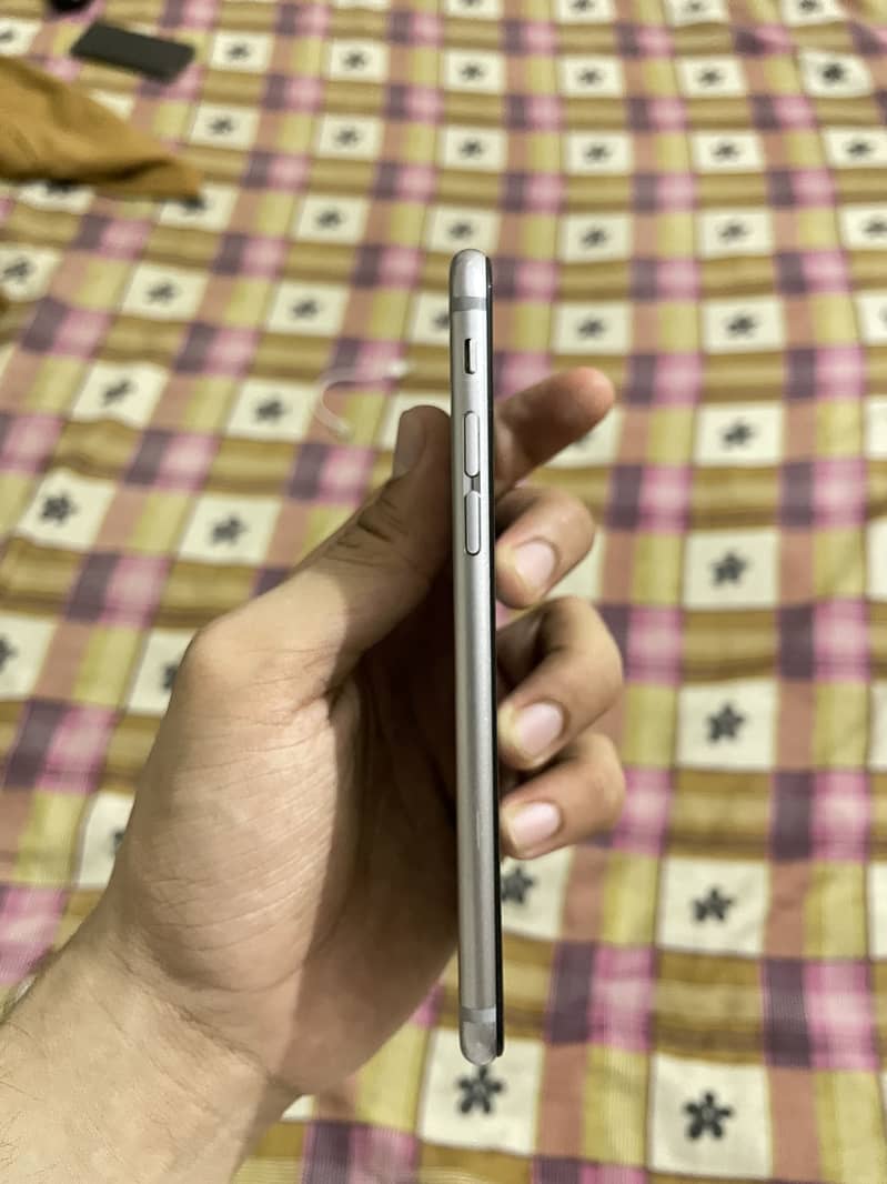 Apple iPhone 6S 2