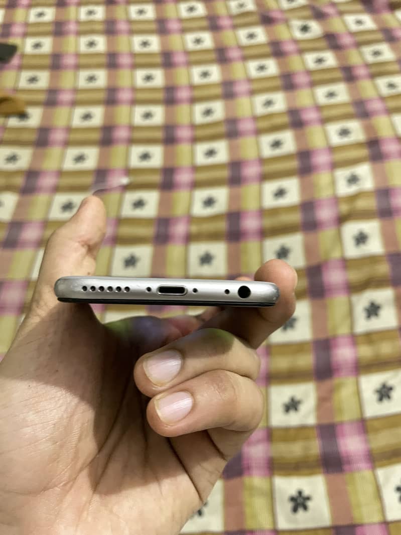 Apple iPhone 6S 5