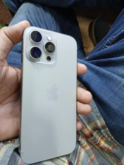 Apple iPhone 16 Pro Max