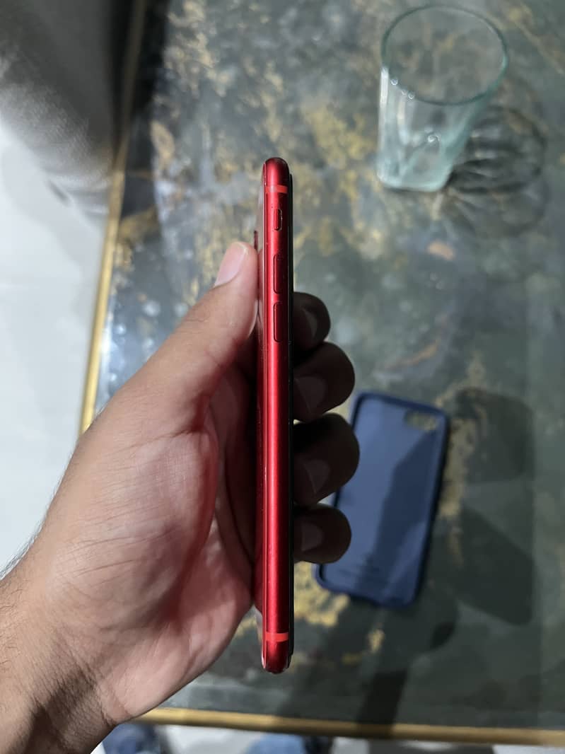 Apple iPhone 8 4