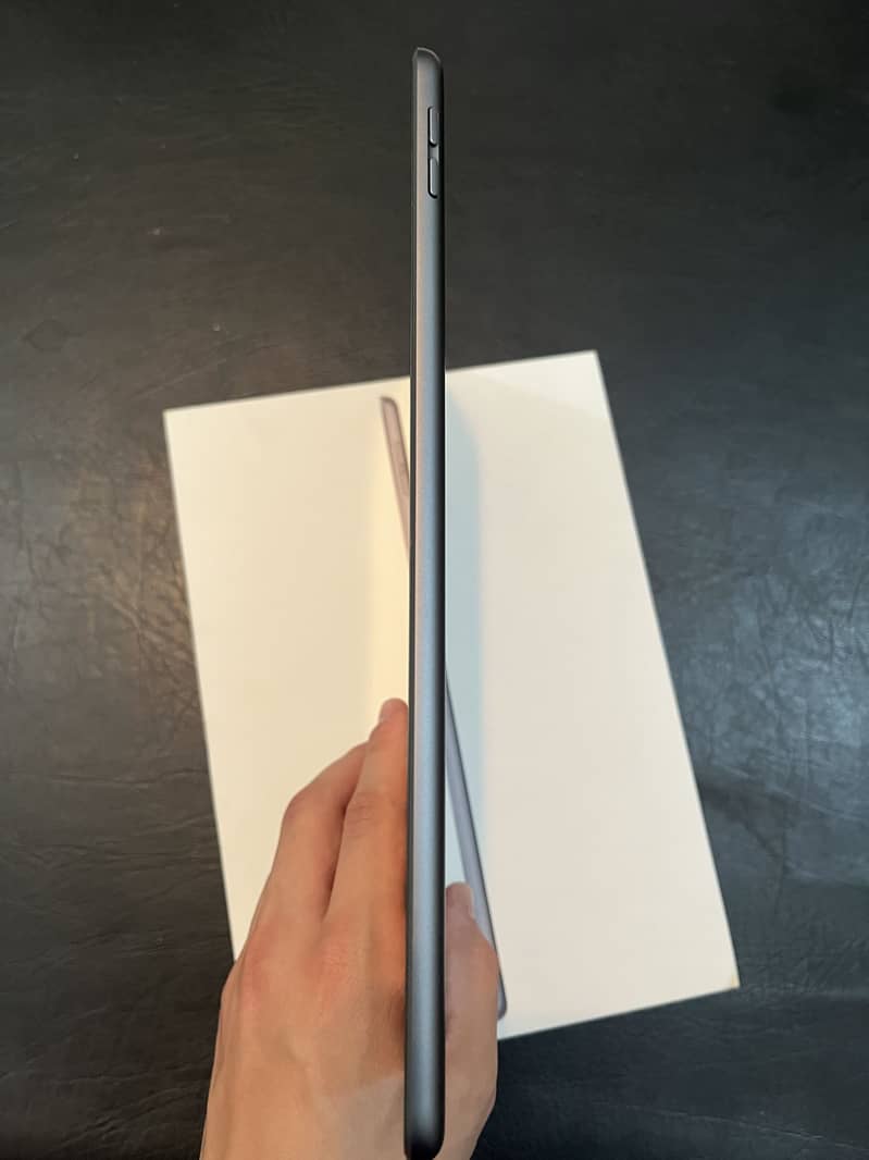 Ipad 9 Generation with box 4