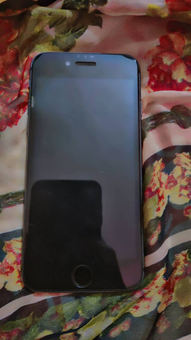 Apple iPhone 8 1