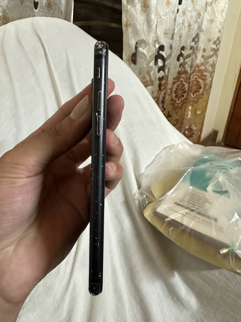 Apple iPhone 7 0