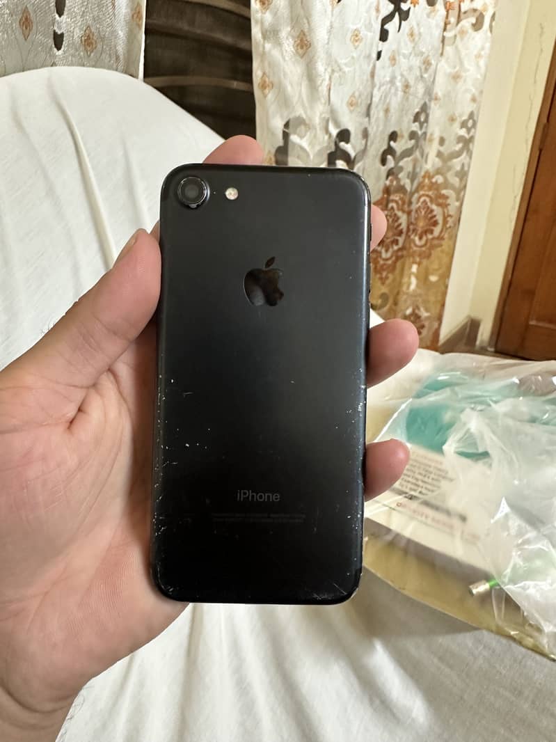 Apple iPhone 7 2