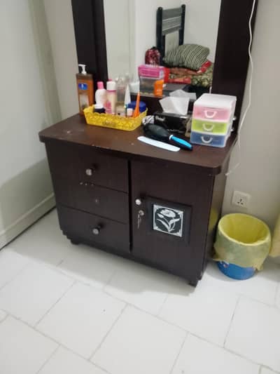 Dressing Table Within Good Condition