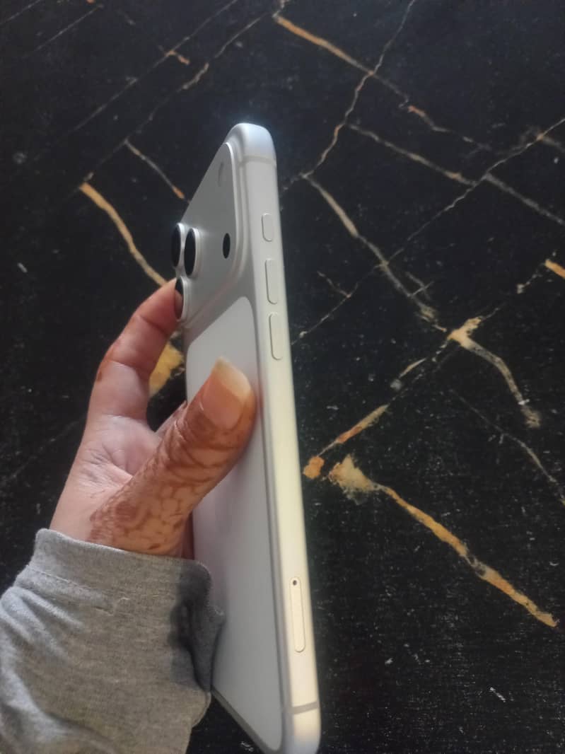 Apple iPhone 17 Pro Max 2