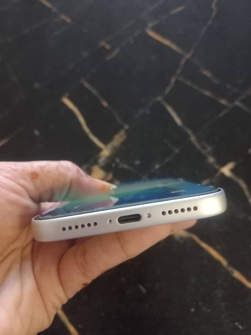Apple iPhone 17 Pro Max 4