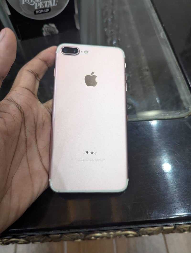 Apple iPhone 7 Plus 1
