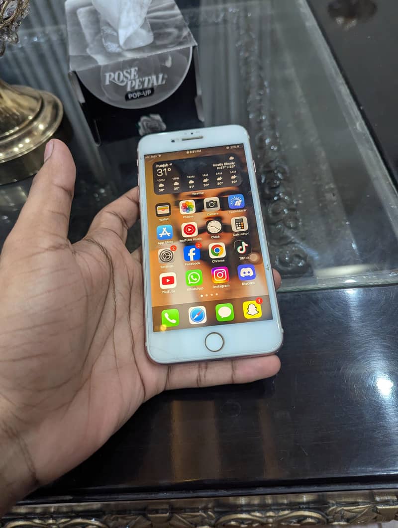 Apple iPhone 7 Plus 2