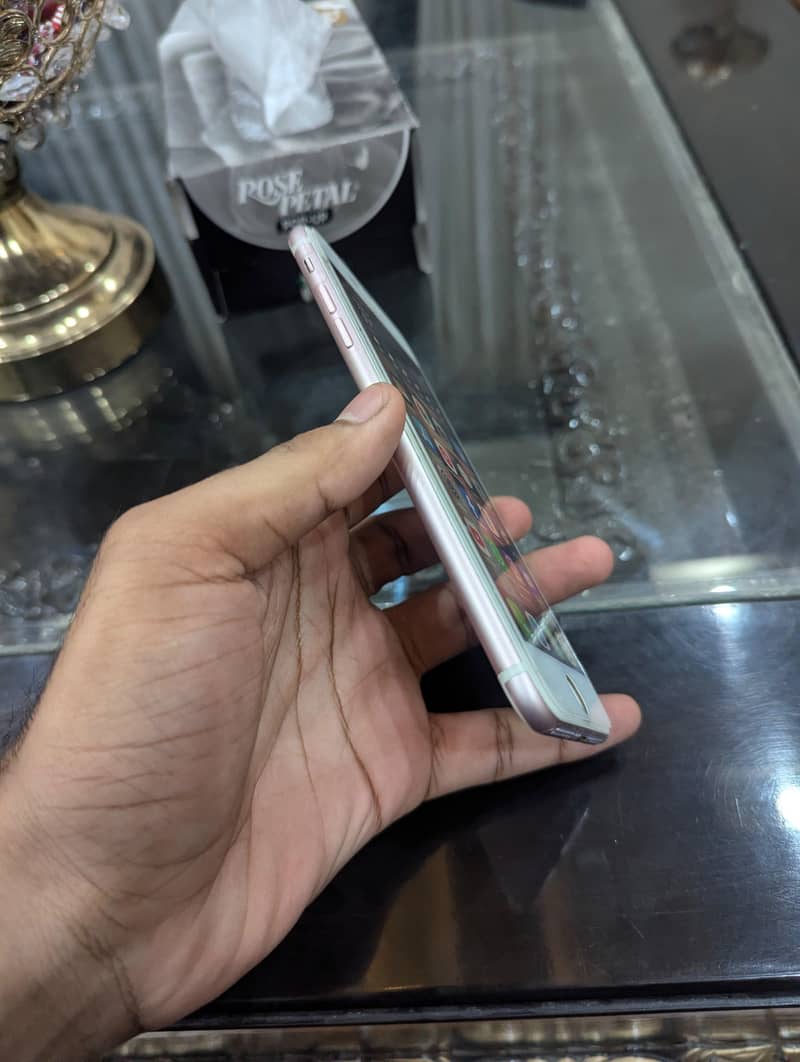 Apple iPhone 7 Plus 3