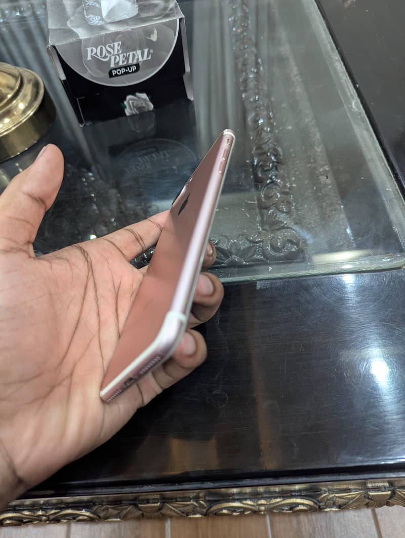 Apple iPhone 7 Plus 4