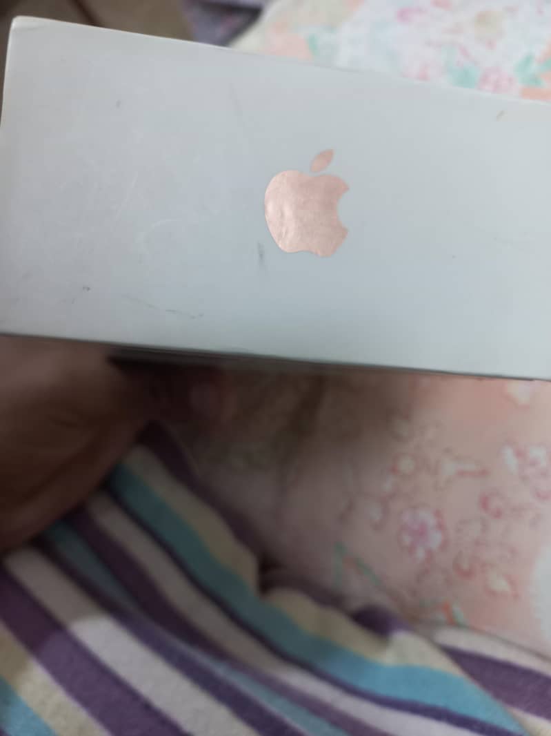 Apple iPhone 7 Plus 5
