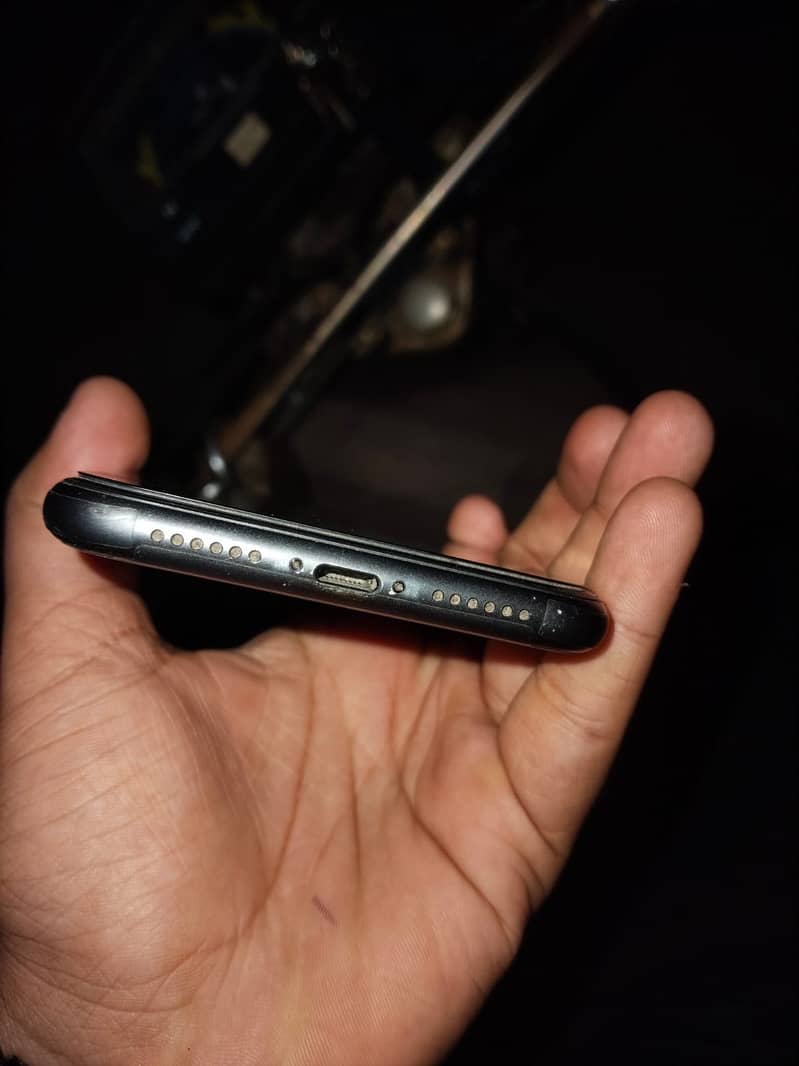 Apple iPhone 11 5
