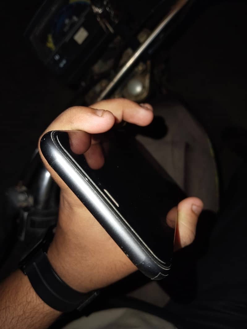 Apple iPhone 11 6