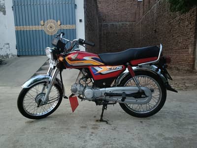 Honda CD 70 - 2025
