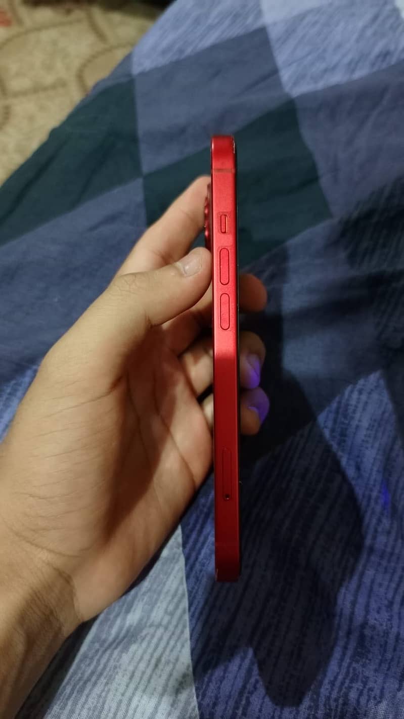 Apple iPhone 13 5