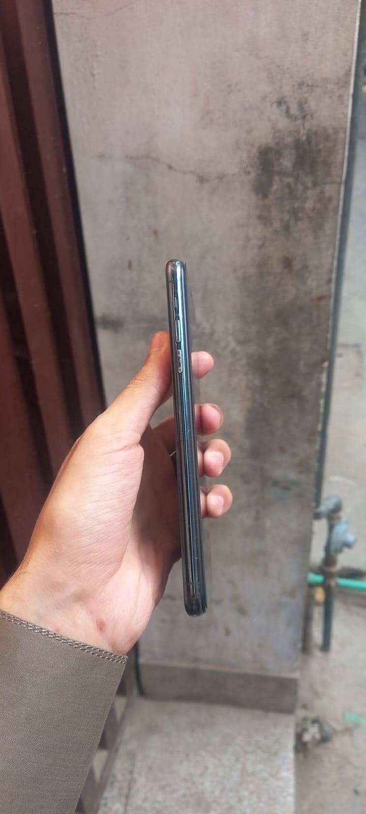 Apple iPhone 11 Pro Max 4