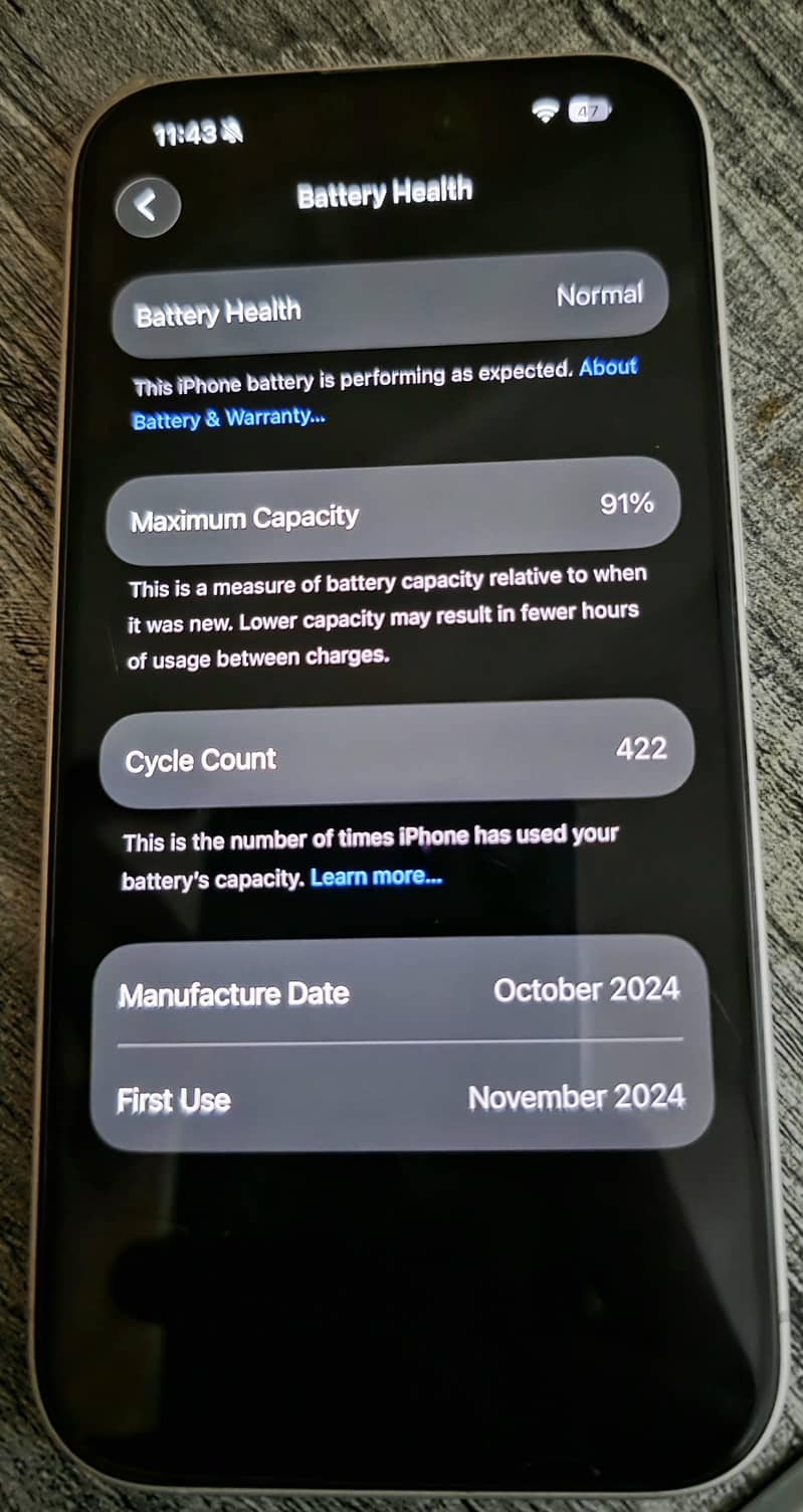 Apple iPhone 16 3