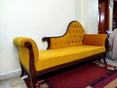 Victorian-Inspired Chaise Lounge Sofa Set