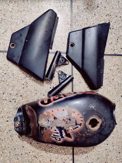 Honda 70 Fuel tank with tappy & kan