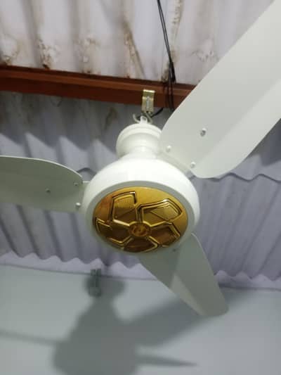 Selling brand new AC/DC 30 watts celing fan
